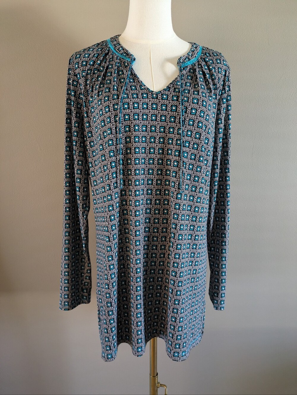 Liz Claiborne Career Geometric V-Neck Long Sleeve Silky Pullover Dress Tunic